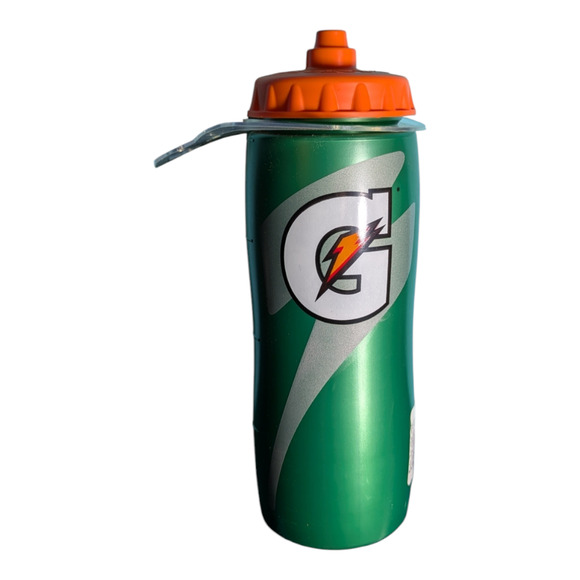 Gatorade 32 oz Squeeze Water Sports Bottle Brand New - Picture 1 of 5
